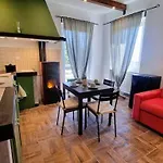 Bee Freeride Biker House