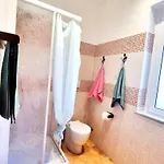 Bee Freeride Biker House