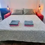 Bee Freeride Biker House
