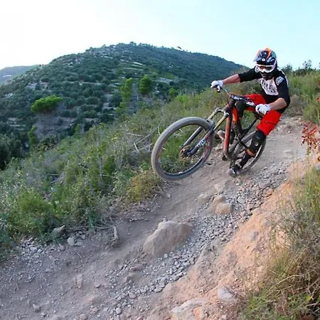 Apartment Bee Freeride Biker House Magliolo