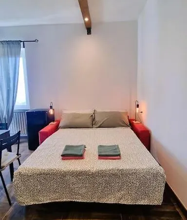 Bee Freeride Biker House