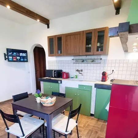 Bee Freeride Biker House