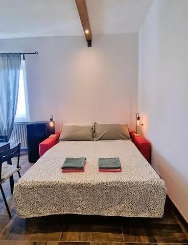 Bee Freeride Biker House